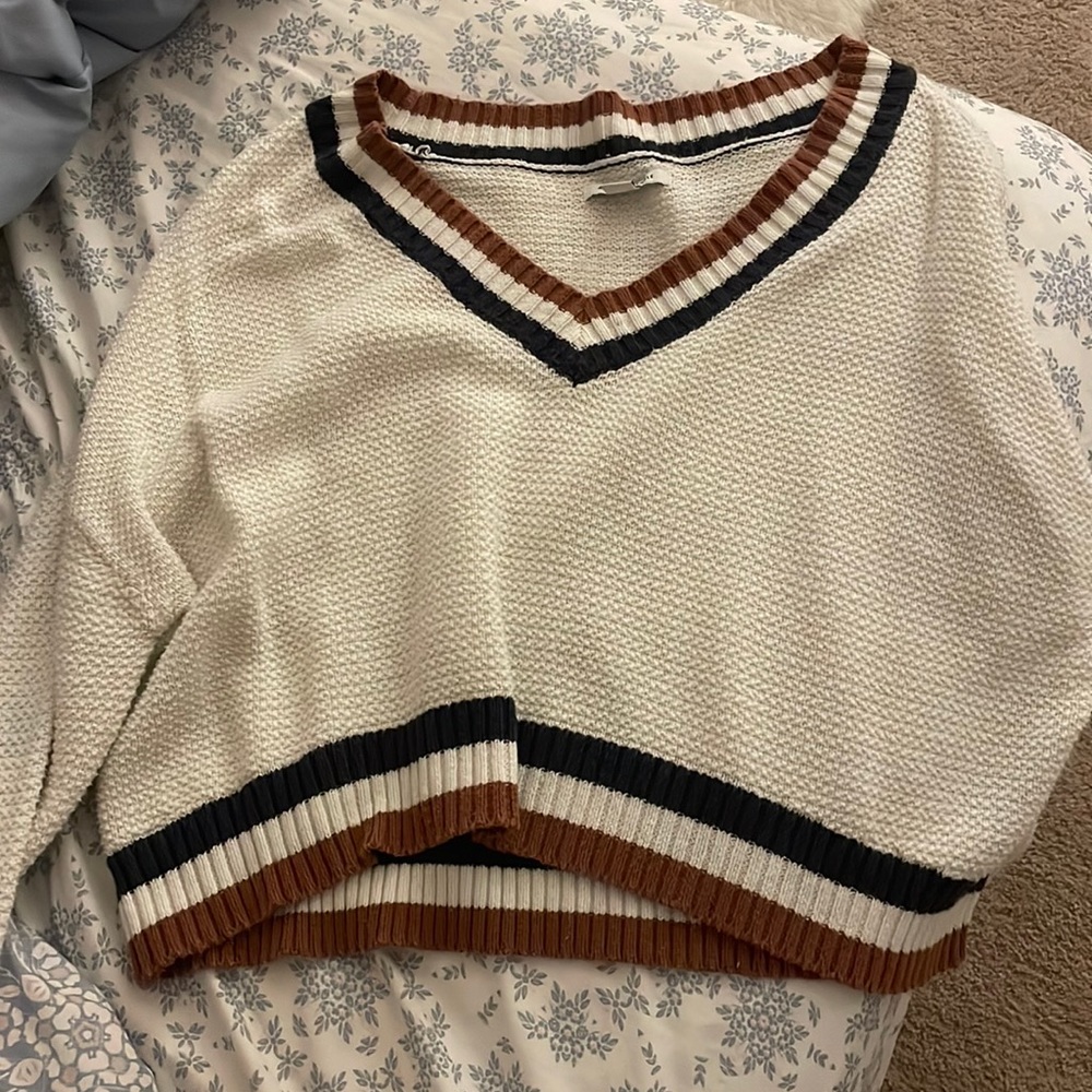 Very small flaw on the inside, non affecting. I haven’t worn in awhile